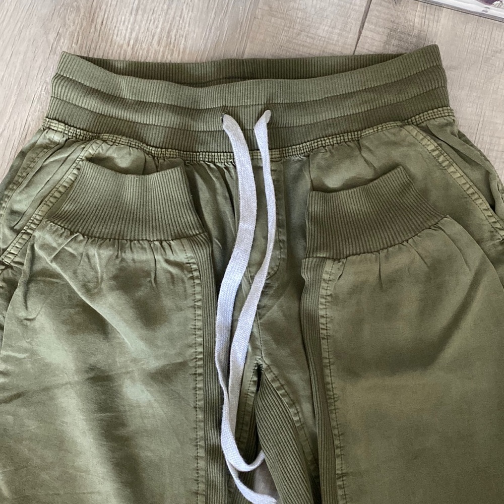 Aerie Beachy Cargo Pants